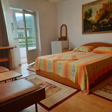 カリマネシュティ・カシウラタCasa Licaアパートメント エクステリア 写真