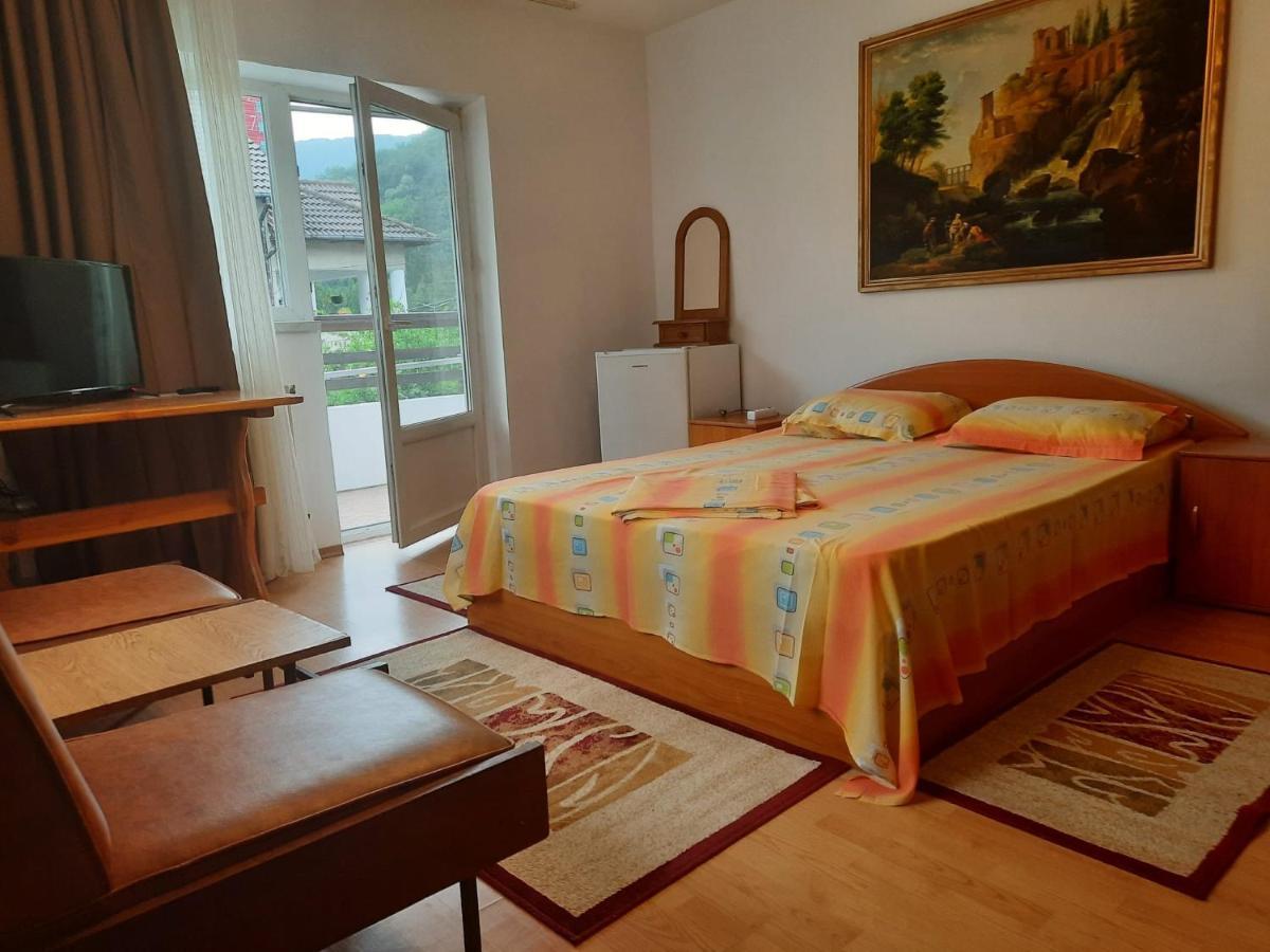 カリマネシュティ・カシウラタCasa Licaアパートメント エクステリア 写真